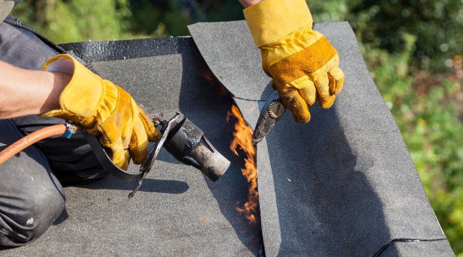 Professional residential roofers in Houstonia, MO